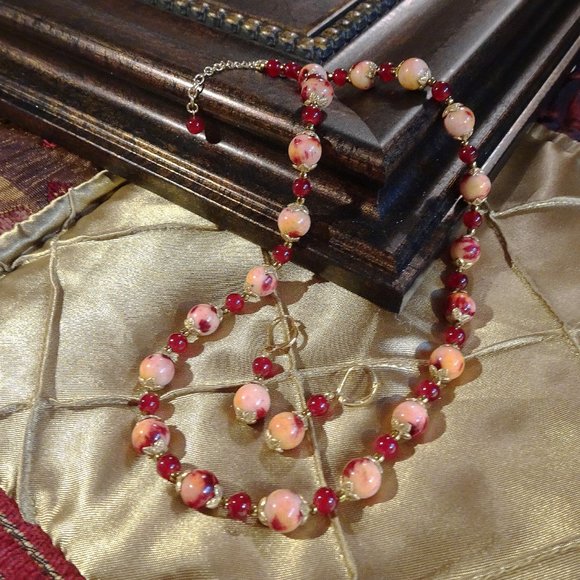 Necklace/earring set designed & hand-crafted by Carole With an E! - Picture 7 of 8